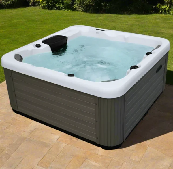 Outdoor Sun - 5 Person Hot Tub with 1 Lounger