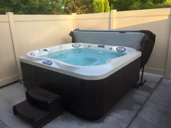 Jacuzzi J355IP - 6 Person Hot Tub with 1 Lounger - Image 2